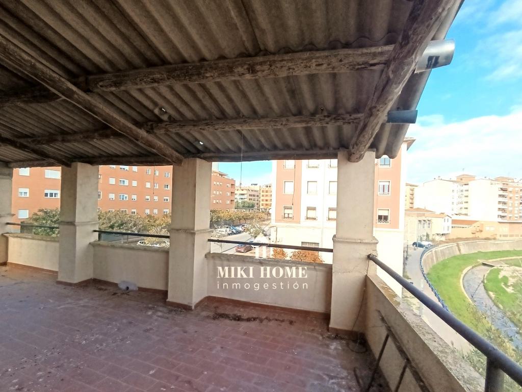 Piso en avda Estación de Barbastro 23