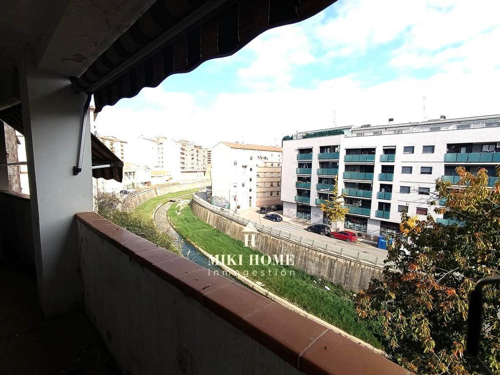 Piso en avda Estación de Barbastro 3