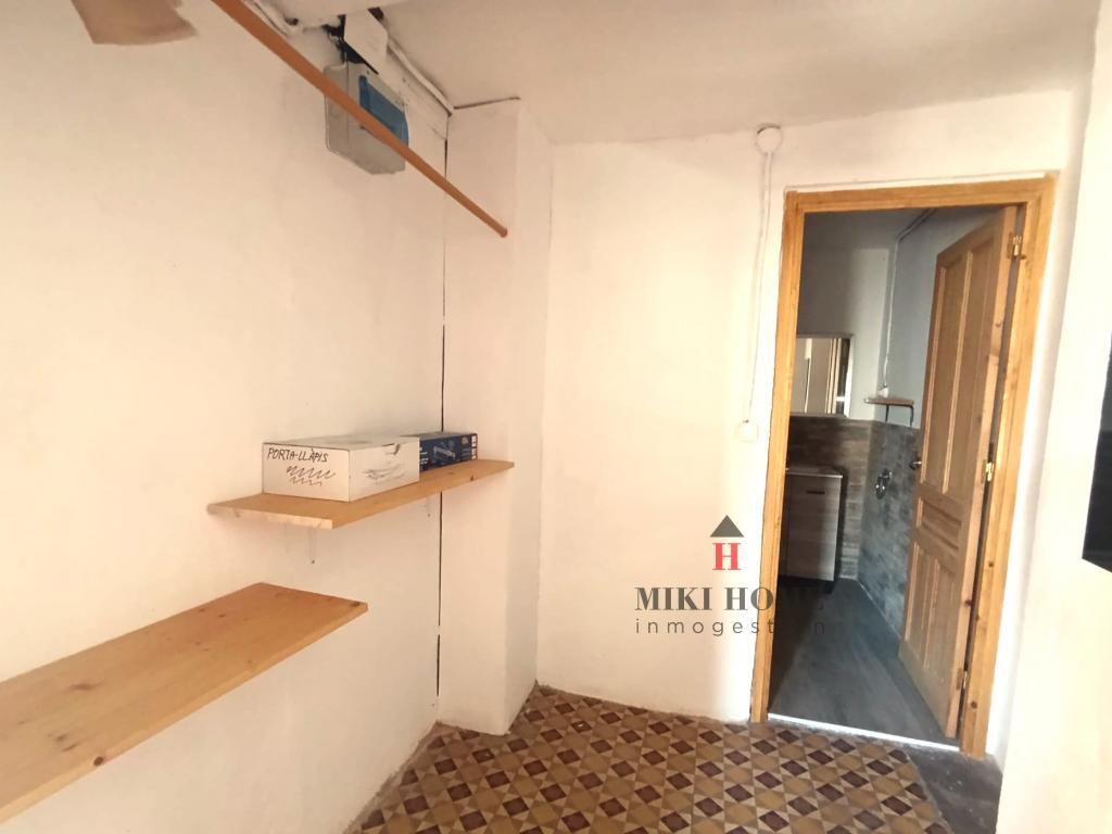 Piso en Calle SANTA ANA Nº3 de Torres del Obispo 8