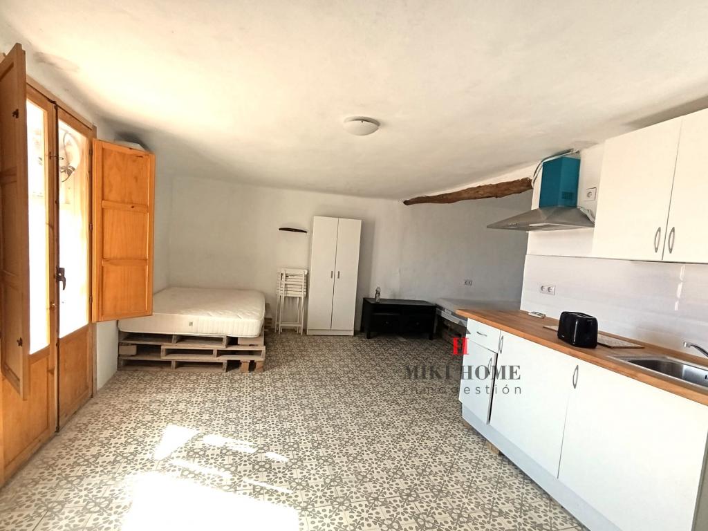 Piso en Calle SANTA ANA Nº3 de Torres del Obispo 11